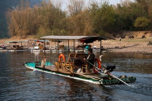 10-bamboo-boat-on-the-lijiang-