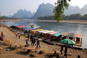 10-bamboo-boats-on-the-lijiang