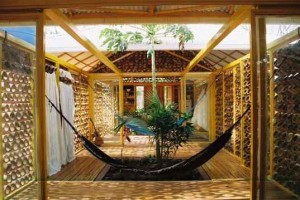 Beautiful-bamboo-retreat-in-co